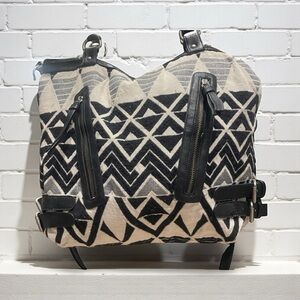 American Eagle Outfitters Black and White Graphic Tote casual chic vintage retro